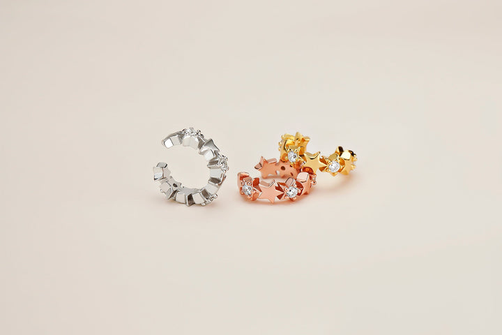 STAR SEQUENCE EAR CUFF  