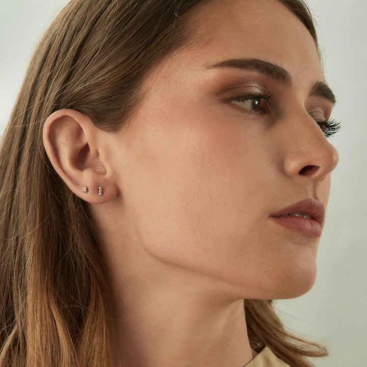 PENDIENTES ASIMÉTRICOS EN PLATA CAVIAR